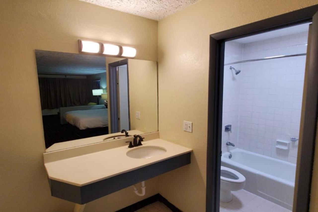 Palmetto Inn & Suites By Oyo Orangeburg Eksteriør bilde
